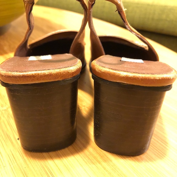 DKNY City Leather Slides Heels Camel Size 6 - Picture 6 of 9